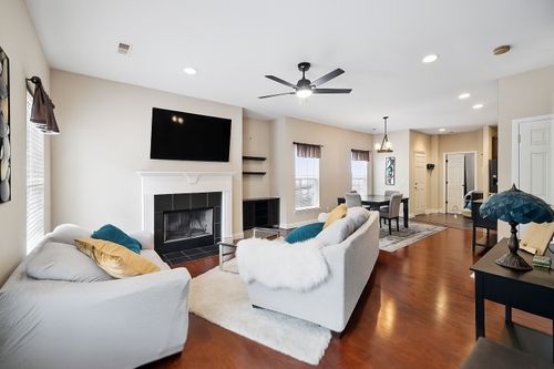 401-4316 Summercrest Blvd, Antioch, TN, 37013-5803 | Card Image