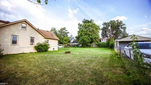 7052 Ford Ave, Warren, MI, 48091-3050 | Card Image