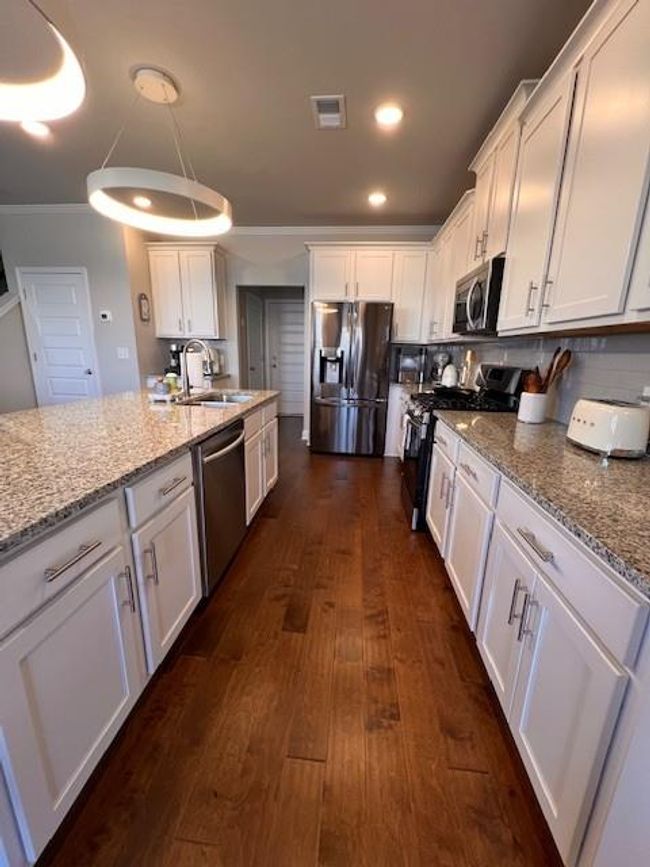 1935 Manor Pointe Dr, Condo with 3 bedrooms, 3 bathrooms and null parking in Cumming GA | Image 10