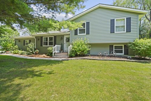 W5521 Cottonwood Road, Sugar Creek, WI, 53121 | Card Image