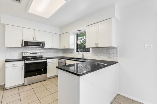 b-1506 Pease Rd, Austin, TX, 78703-3413 | Card Image