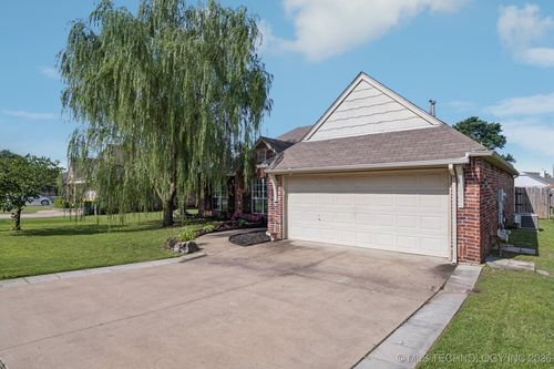 11920 S Holley St, Jenks, OK, 74037-5048 | Card Image