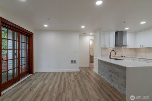 apt-c201-6835 Ne 153rd Pl, Kenmore, WA, 98028-4989 | Card Image