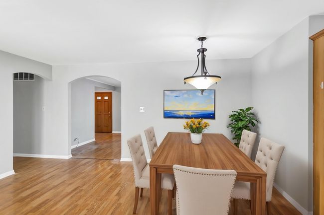 601 Sycamore Dr, House other with 3 bedrooms, 2 bathrooms and 2 parking in Elk Grove Village IL | Image 9