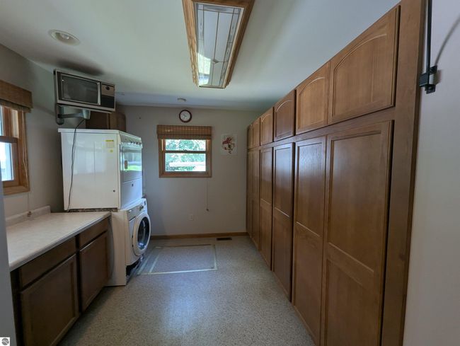 122 N Huron Rd, House other with 3 bedrooms, 2 bathrooms and null parking in Au Gres MI | Image 17