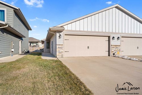 9518 W Gert St Street, Sioux Falls, SD, 57106 | Card Image