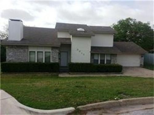 2317 Jenson Cir, Fort Worth, TX, 76112-4811 | Card Image