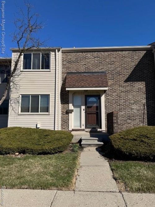 7-7 Hampton Towne St, Southfield, MI, 48075-3404 | Card Image