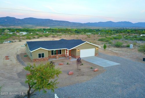 1902 N Arena Del Loma Rd, Camp Verde, AZ, 86322-7730 | Card Image