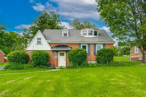12335 Sunset Dr, Garfield Heights, OH, 44125-4951 | Card Image
