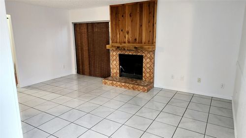 apt-b-2328 Kennington Dr, Arlington, TX, 76012-4197 | Card Image