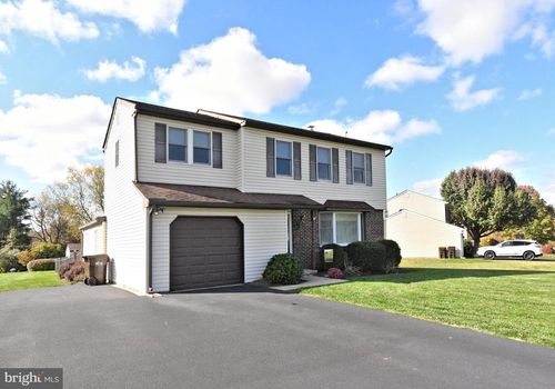 381 Courtland Ave, HARLEYSVILLE, PA, 19438-1673 | Card Image