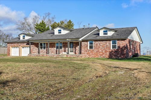 3951 E 86th St N, Sperry, OK, 74073-4820 | Card Image
