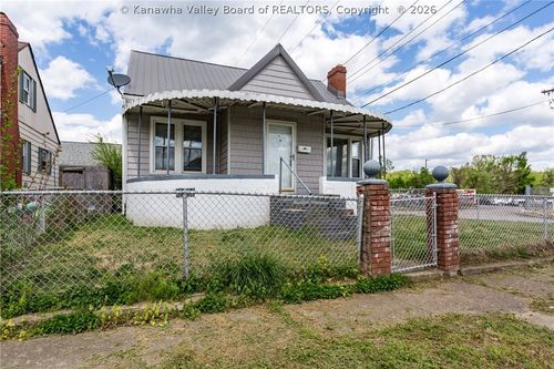 239 10th Ave, South Charleston, WV, 25303-1157 | Card Image