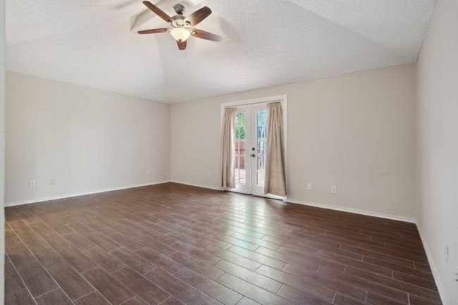 710 Cimarron Trl, House other with 3 bedrooms, 2 bathrooms and null parking in Irving TX | Image 12