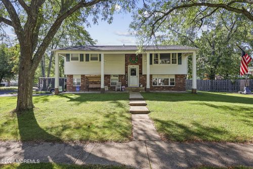 1 Kings Ct, Jackson, NJ, 08527-1817 | Card Image