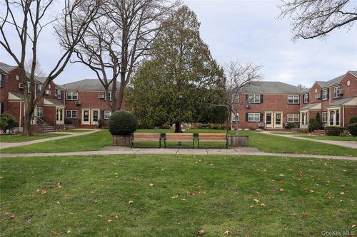 349-211 73rd Ave, Oakland Gardens, NY, 11364-2849 | Card Image