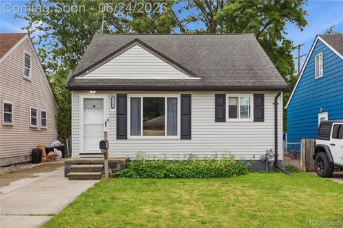 20644 Hollywood St, Harper Woods, MI, 48225-1161 | Card Image