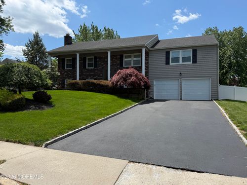 19 Prescott Dr, Marlboro, NJ, 07746-1351 | Card Image