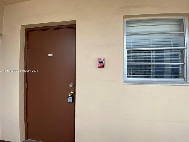 APT-301 - 232 Ne 12 Th Ave, Condo with 2 bedrooms, 2 bathrooms and null parking in Hallandale Beach FL | Image 14