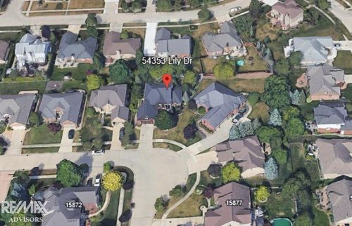 54353 Lily Dr, Macomb, MI, 48042-2257 | Card Image