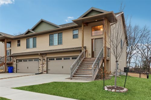 1000 Creekside Dr, Tiffin, IA, 52340-8035 | Card Image