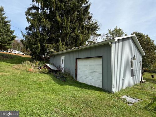 1068 W Hannah St, HOUTZDALE, PA, 16651-1907 | Card Image
