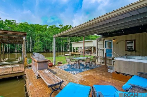 23082 Chene Blanc Ln, Maurepas, LA, 70449-3322 | Card Image
