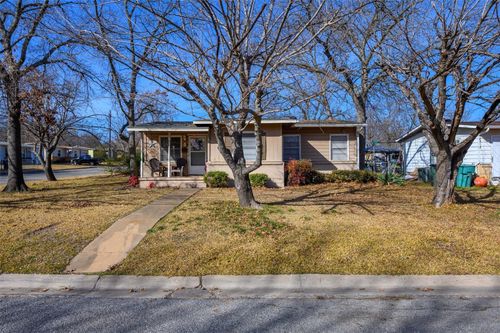 221 W Burton St, Sherman, TX, 75092-2711 | Card Image