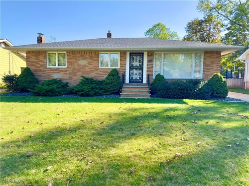 10839 Tiffany Ln, Parma Heights, OH, 44130-4063 | Card Image