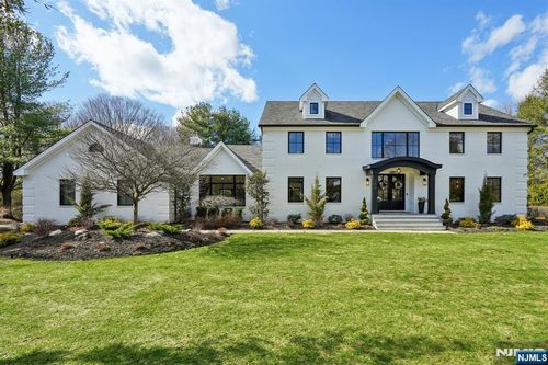 388 Freemans Ln, Franklin Lakes, NJ, 07417-1037 | Card Image