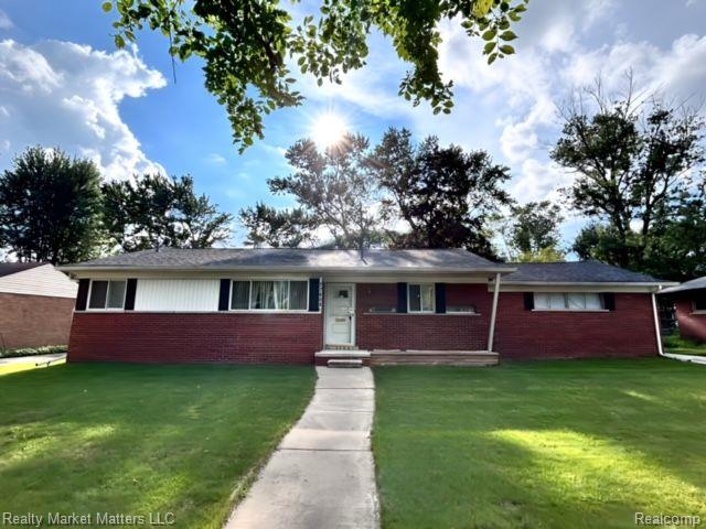 Mayfield Ave, Farmington, MI 48336