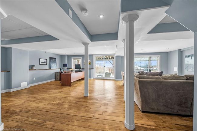 11 Sundial Cres, House other with 5 bedrooms, 3 bathrooms and 6 parking in Dundas ON | Image 35