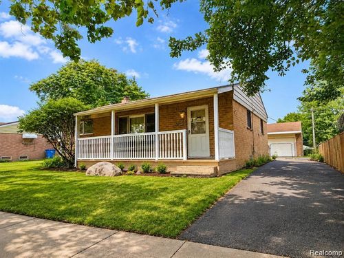 26540 Hoover Rd, Warren, MI, 48089-1137 | Card Image