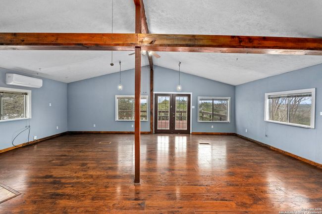 1413 Alamo Beach Rd, House other with 2 bedrooms, 2 bathrooms and null parking in Pipe Creek TX | Image 5