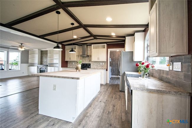 488 Union Wine Rd, Home with 4 bedrooms, 2 bathrooms and null parking in New Braunfels TX | Image 15