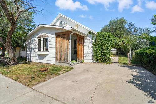 412 Norris St, Wall, SD, 57790-2038 | Card Image