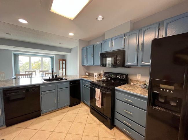 22 Surfside Rd, Condo with 3 bedrooms, 3 bathrooms and null parking in Brigantine NJ | Image 5