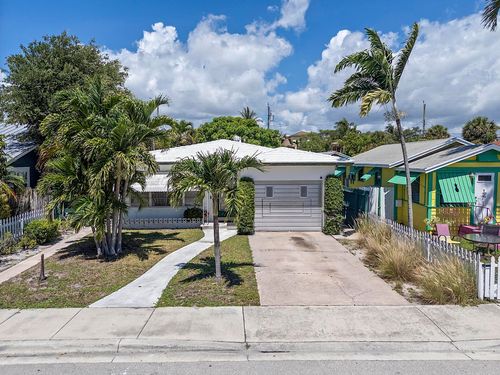 215 N M St, Lake Worth Beach, FL, 33460-3421 | Card Image