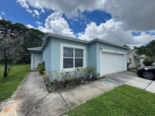 1729 11th Ave N, Lake Worth Beach, FL, 33460-2005 | Card Image