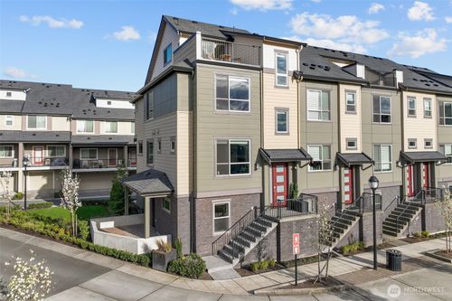 165-1344 6th Ave Ne, Issaquah, WA, 98029-5026 | Card Image