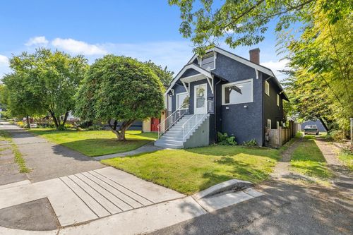 2506 Triumph St, Vancouver, BC, V5K1S8 | Card Image