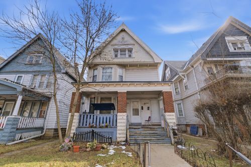 3903 W Walnut St, Milwaukee, WI, 53208-1854 | Card Image