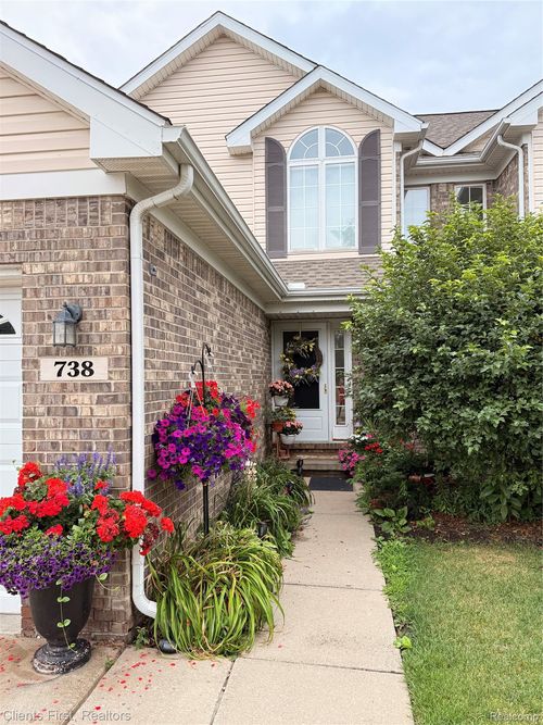 738 Natures Cove Ct, Wixom, MI, 48393 | Card Image
