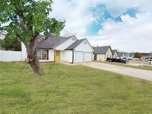 5953 Farmbrook Ln, Rex, GA, 30273-1168 | Card Image