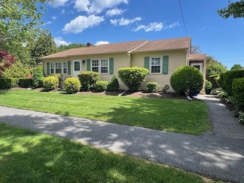 west-24 Garfield Ave, Bristol, RI, 02809-3112 | Card Image