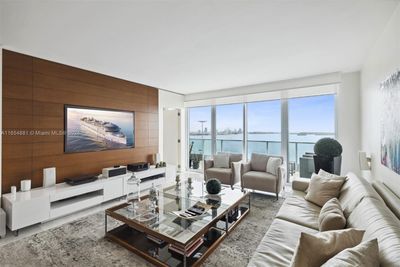 1907 - 1331 Brickell Bay Dr, Condo with 3 bedrooms, 3 bathrooms and null parking in Miami FL | Image 2