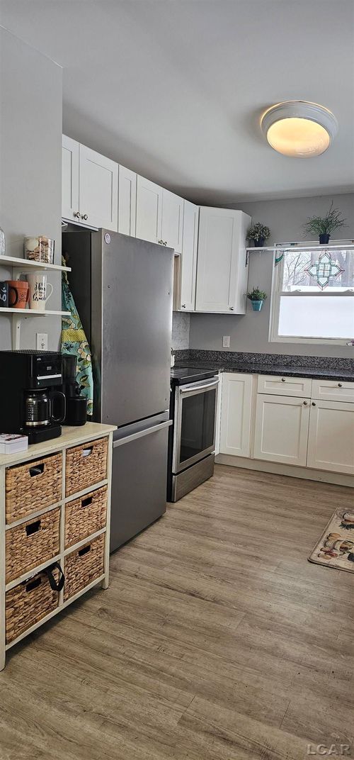 1400 Lakeview Dr, Tipton, MI, 49287-9606 | Card Image