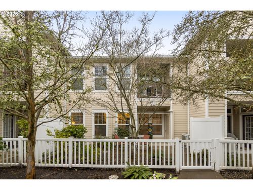 702-1211 Ne 64th Ln, Hillsboro, OR, 97124-6622 | Card Image