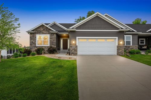 5889 Meadow Grass Cir, Cedar Rapids, IA, 52403 | Card Image